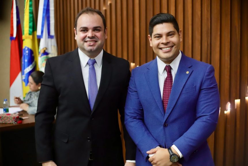 Deputado Mario Cesar Filho reforca apoio a candidatura de Roberto Cidade a presidencia da Aleam 1024x683 QBwAnh