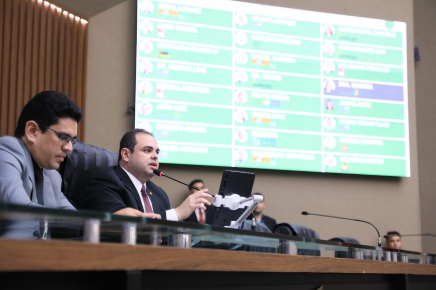 Deputados elegem Roberto Cidade como presidente da Assembleia Legislativa do Amazonas para o segundo bienio da 20a Legislatura Foto Hudson Fonseca Aleam Tz21b7