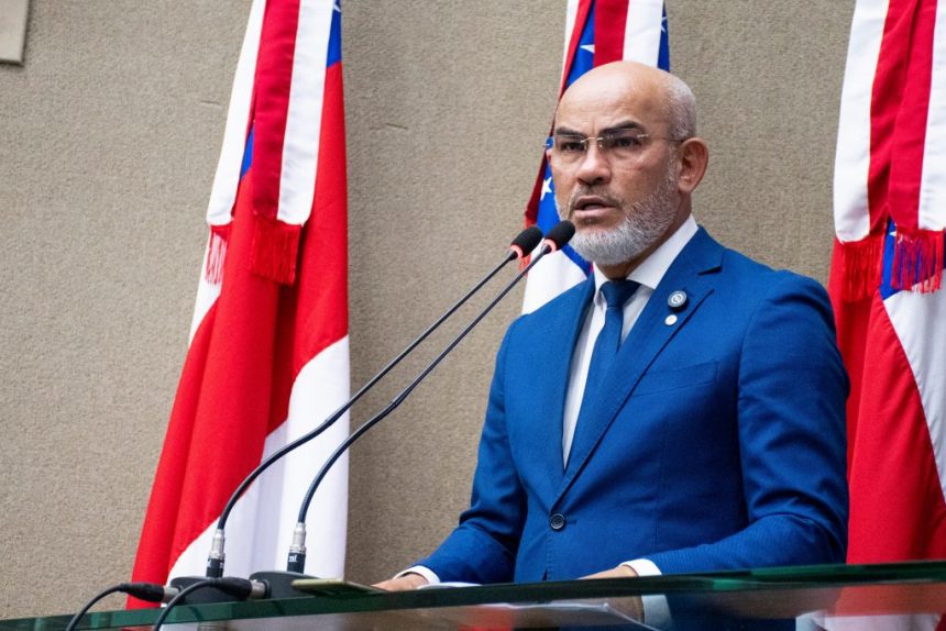 Deputado Cabo Maciel parabeniza CFAP pelos seus 45 anos de dedicacao a formacao policial Foto Paulo Ferraz 1024x683 rnhaGV