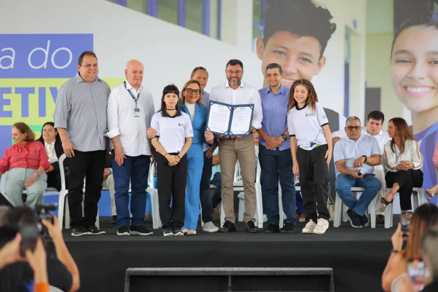 Governador Wilson Lima abre ano letivo da capital com lancamento de projeto para inserir estudantes no mercado de trabalho 4 Foto Diego Peres Secom 1024x683 1