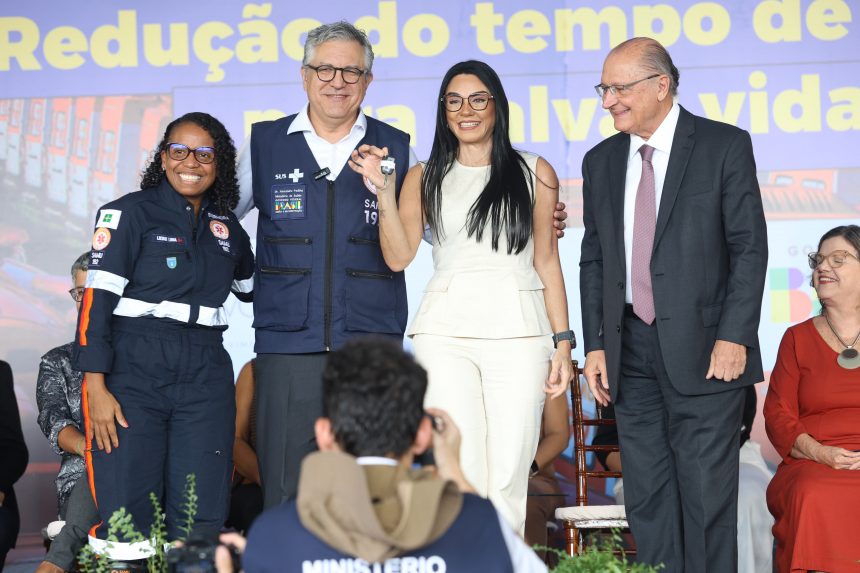 Marco 27 Entrega ambulancias 1