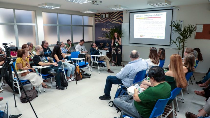Fapeam Oficinas do Workshop da Iniciativa Amazonia 10 Pesquisadora Fernanda Werneck Fotos Ayrton Lopes 1 1024x575 1