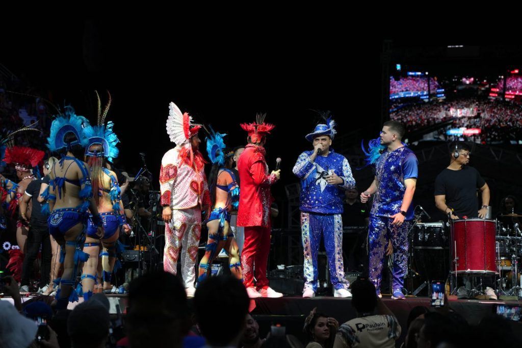 Festival de Parintins 2025: Com público recorde, Festa dos Visitantes reúne mais de 26 mil pessoas no Bumbódromo Portal o Judiciário Festival de Parintins 2025 Com publico recorde Festa dos Visitantes reune mais de 35 mil pessoas no Bumbodromo 5 Foto Aguilar Abecassis Secretaria de Cultura e Economia Criativa 1 1024x682 1