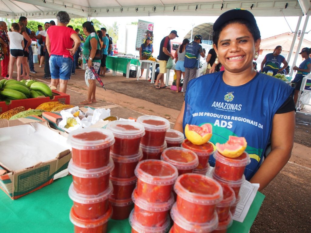 ADS Feira de Produtos Regionais em Presidente Figueiredo Foto Ruth Juca01 1024x768 1