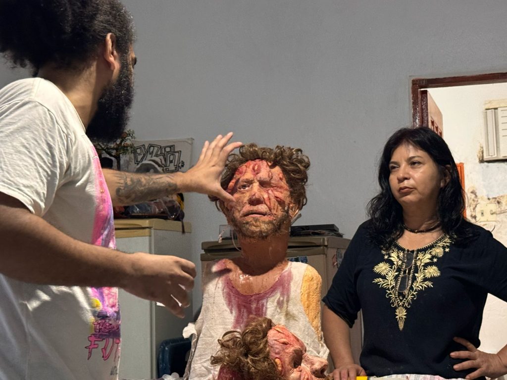 Efeitos especiais para filmes de terror de baixo orçamento é tema de workshop em Manaus Portal o Judiciário Cultura projeto Mata Gato Andre Cunha e Villy Gouveia foto Arquivo Mata Gato 1024x768 1