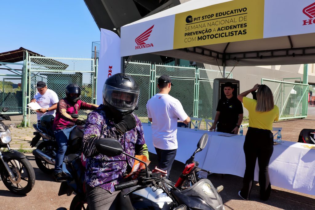 Detran-AM e Abraciclo iniciam pit stop educativo para motociclistas nesta quinta-feira Portal o Judiciário Detran AM Pit Stop Creditos Divulgacao Detran AM 3 1024x682 1