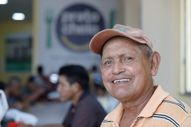 ‘Eu acho muito bom esse programa’, diz beneficiária do Programa Prato Cheio no interior Portal o Judiciário Eu acho muito bom esse programa diz beneficiaria do Programa Prato Cheio no interior Beneficiario Jofre Nascimento Foto Arthur Castro Secom 5