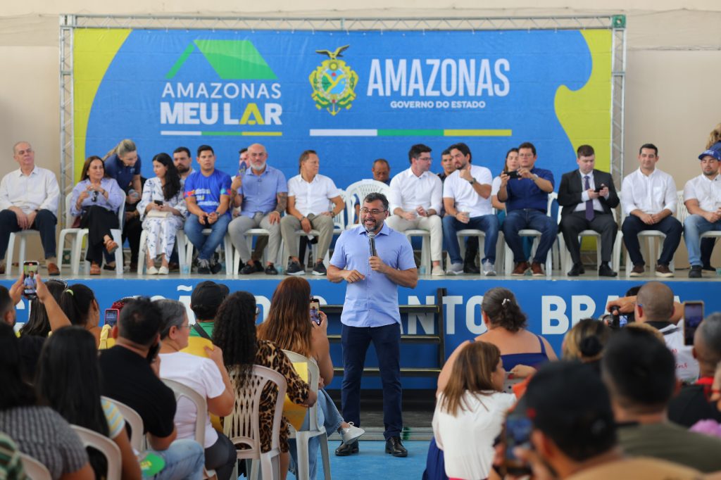 Governador Wilson Lima entrega títulos definitivos e anuncia regularização de 1,8 mil imóveis em Manaus Portal o Judiciário Governador Wilson Lima entrega titulos definitivos e anuncia regularizacao de 18 mil imoveis em Manaus 4 foto Diego Peres Secom 1024x682 1