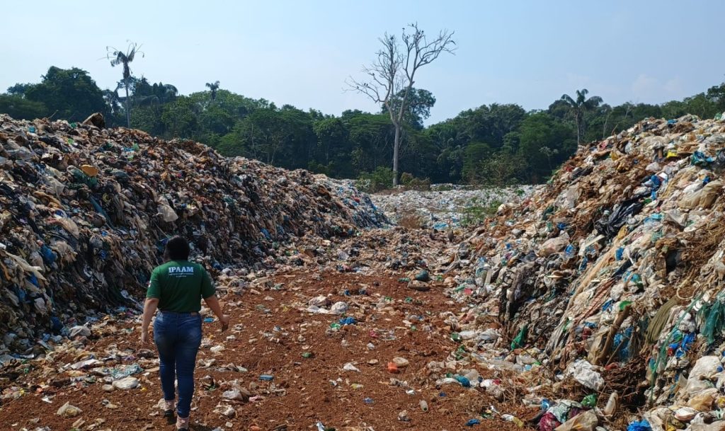 Ipaam cria Gerência de Controle de Resíduos para ampliar fiscalização e incentivar economia circular no Amazonas Portal o Judiciário Ipaam Equipe do Ipaam durante fiscalizacao Foto 2 Arquivo Ipaam 31 07 2025 1024x609 1
