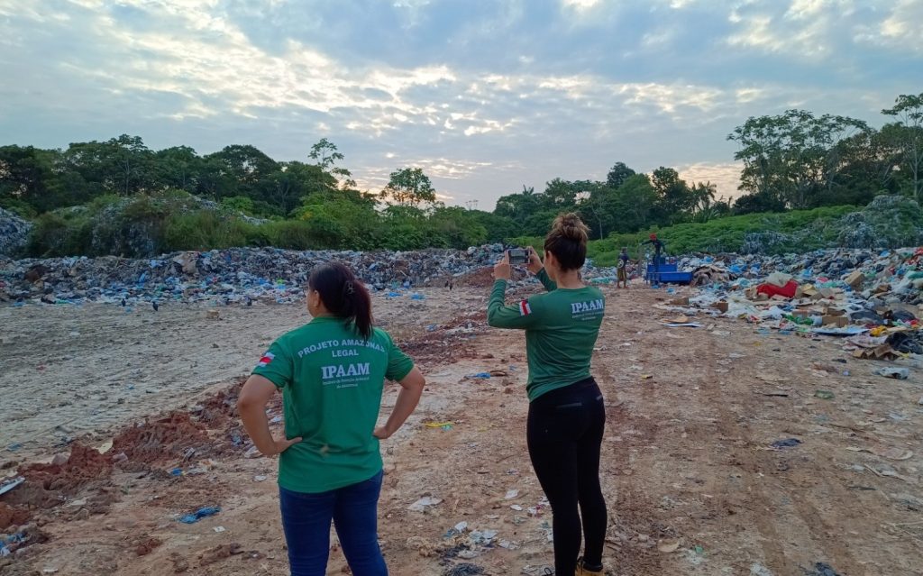 Ipaam cria Gerência de Controle de Resíduos para ampliar fiscalização e incentivar economia circular no Amazonas Portal o Judiciário Ipaam Equipe do Ipaam durante fiscalizacao Foto 3 Arquivo Ipaam 31 07 2025 1024x639 1