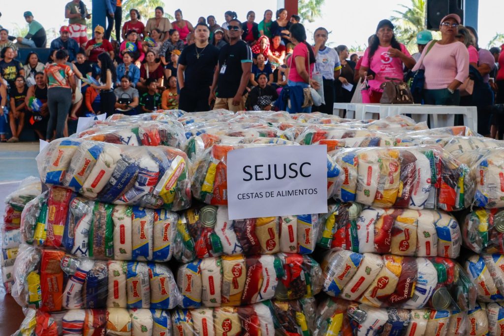 Operação Cheia 2025: Governador Wilson Lima entrega 60 toneladas de alimentos para famílias afetadas em Jutaí e Fonte Boa Portal o Judiciário Operacao Cheia 2025 Governador Wilson Lima entrega 60 toneladas de alimentos para familias afetadas em Jutai e Fonte Boa 4 Foto Alex Pazuello e Mauro Neto Secom 1024x682 1