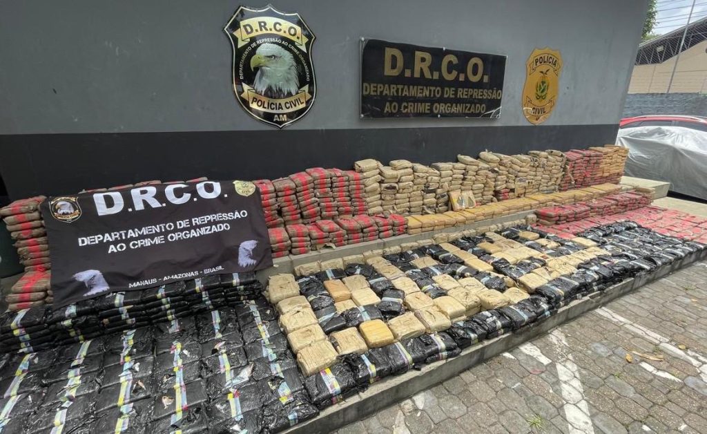 Polícia Civil do Amazonas lidera incineração de drogas no país e reafirma protagonismo nacional no combate ao narcotráfico Portal o Judiciário PCAM DROGA APREENDIDA1 FOTO LYANDRA PERES 1024x628 1