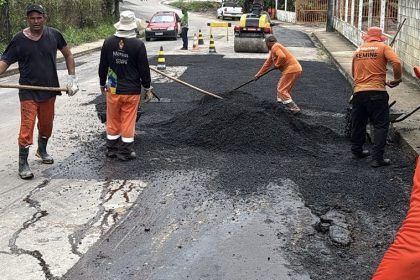 Prefeitura de Manaus recupera via na comunidade Ismael Aziz no bairro Taruma Acu