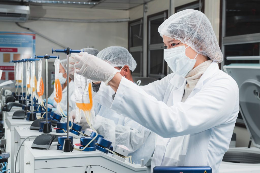 Hemoam conquista credenciamento internacional para fornecer plasma à Hemobrás Portal o Judiciário Producao de plasma Hemoam 1024x682 1