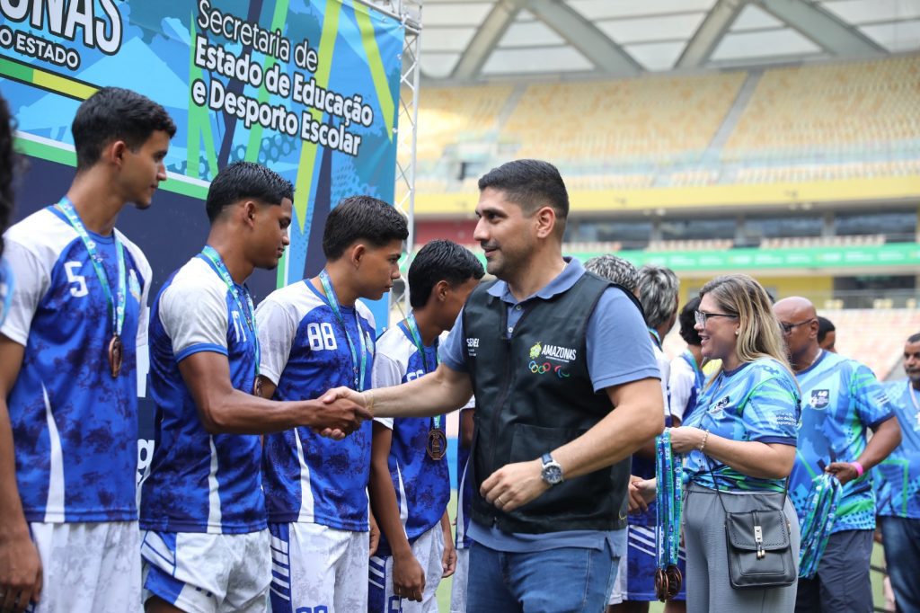 Praças esportivas do Governo do Amazonas fortalecem os JEAs, encerrados na Arena da Amazônia Portal o Judiciário SEDEL Premiacao do JEAs na Arena da Amazonia FOTO Euzivaldo Queiroz SEDUC 1024x682 1