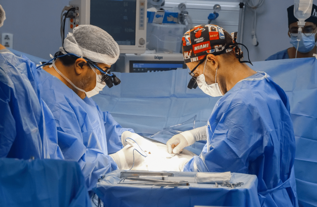 Hospital Delphina Aziz alcança a marca de 200 transplantes renais realizados, triplicando a oferta do procedimento no estado Portal o Judiciário SES AM 200 transplantes renais Delphina 2 1024x668 1