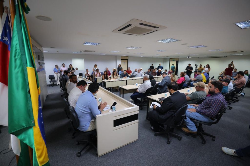 Governador Wilson Lima reúne com produtores do sul do Amazonas e reforça apoio à regularização fundiária Portal o Judiciário WhatsApp Image 2025 07 23 at 151847 1024x683 1