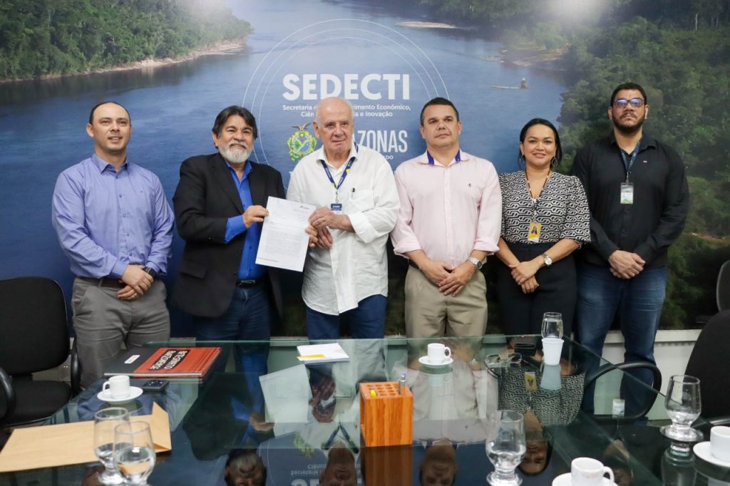 Sedecti e Correios firmam protocolo para fortalecer logística e ampliar mercado de empreendedores amazonenses Portal o Judiciário WhatsApp Image 2025 07 24 at 133500 1024x682 1