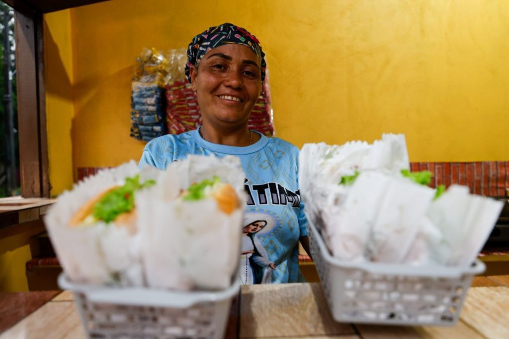 “Cada centavo está investido no meu sonho”, diz empreendedora do interior do Amazonas contemplada pelo programa Crédito Rosa Portal o Judiciário WhatsApp Image 2025 07 28 at 151628 1024x682 1