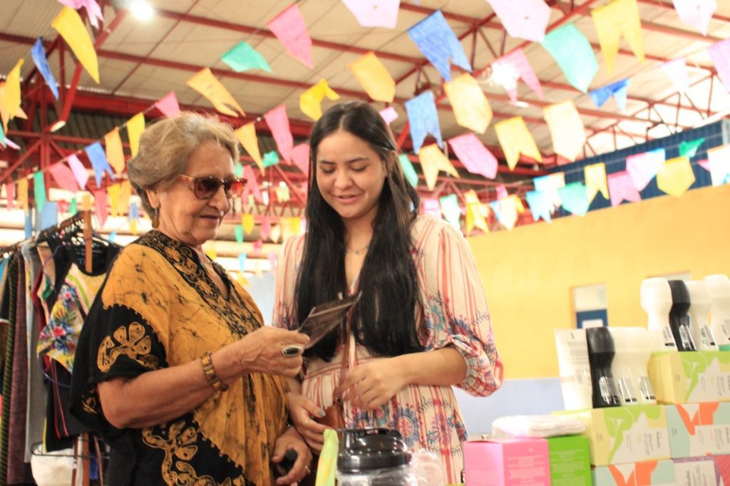 Dia dos Avós: Centro de Convivência reforça laços entre avós e netos Portal o Judiciário maria das gracas ana caroline dia dos avos ceci aparecida 8 1024x682 1