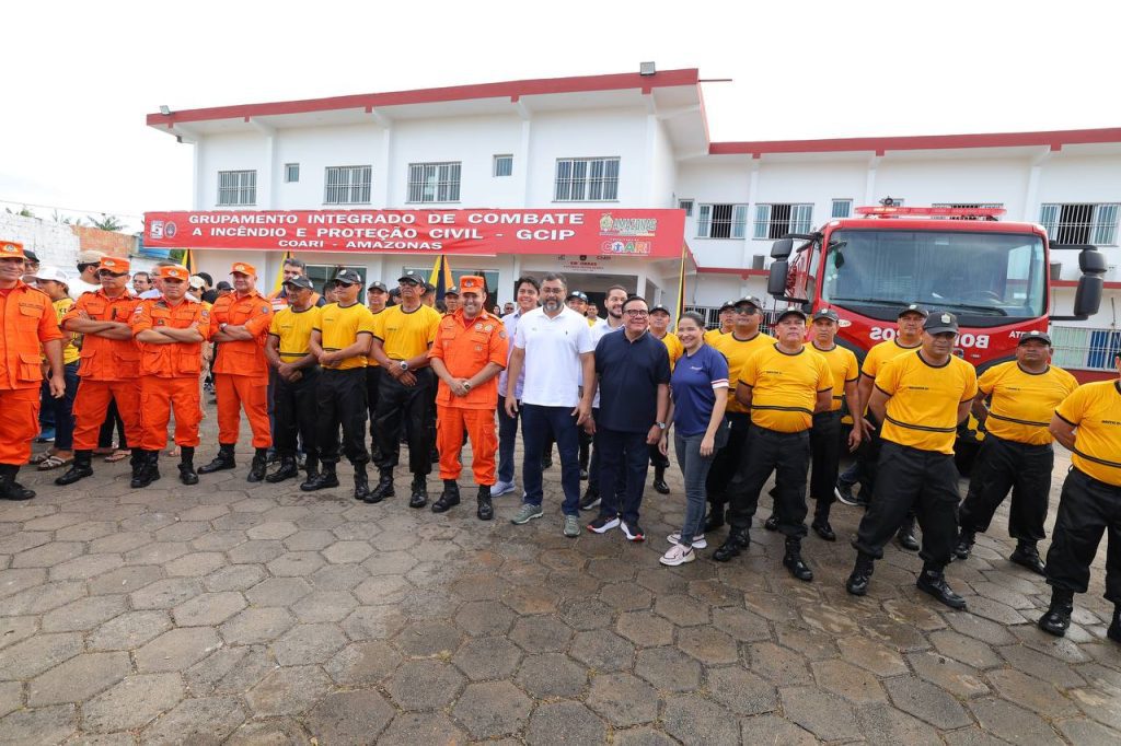 Em Coari, governador Wilson Lima entrega viatura de combate a incêndio com capacidade para 10 mil litros de água Portal o Judiciário Em Coari governador Wilson Lima entrega viatura de combate a incendio com capacidade para 10 mil litros de agua 2 Foto Diego Peres e Mauro Neto Secom 1024x682 1