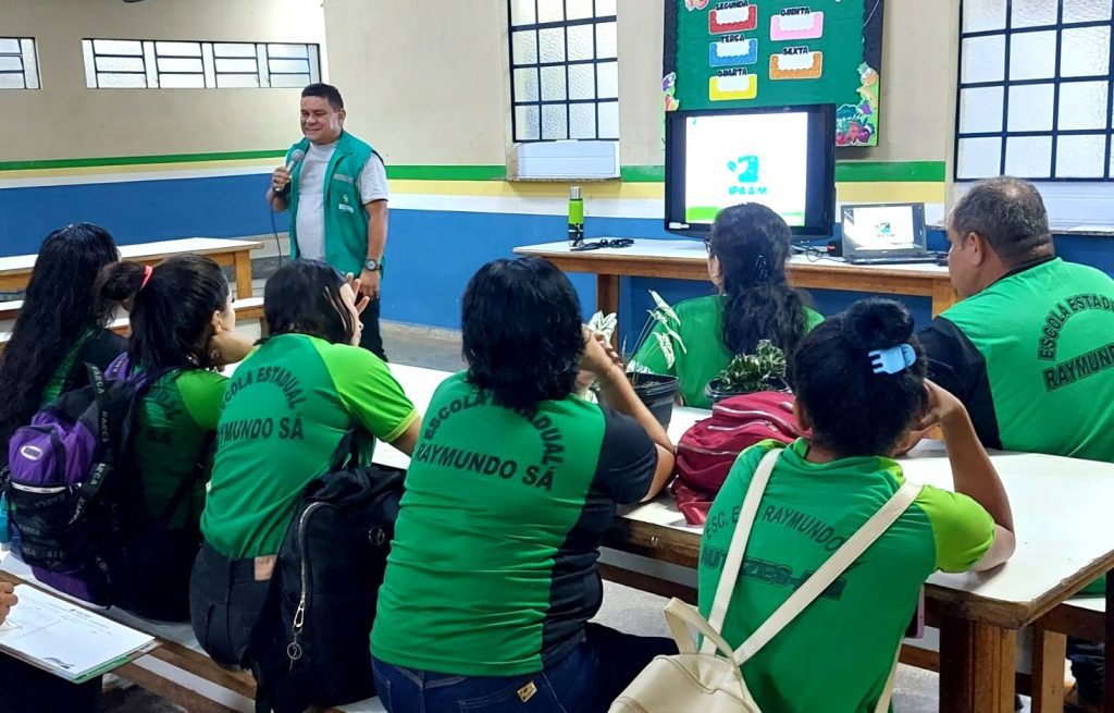 Ipaam conclui campanha contra queimadas em Autazes e atende mais de mil alunos Portal o Judiciário Equipe do Ipaam durante palestra em Autazes Foto 3 Divulgacao Ipaam 01 08 2025 1024x655 1