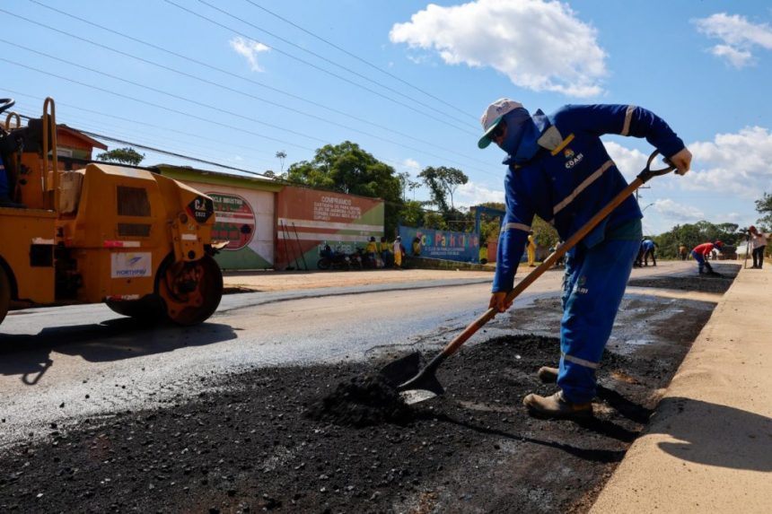 No aniversario de 93 anos de Coari governador Wilson Lima anuncia R 25 milhoes em asfaltamento e nova iluminacao publica 7 Foto Mauro Neto Secom 1024x682 1