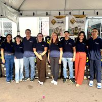 Detran-AM entrega kits de segurança a 230 mototaxistas em Humaitá durante visita do governador Roberto Cidade