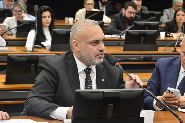 Deputado Marcos Tavares é eleito presidente da Comissão de Trabalho da Câmara