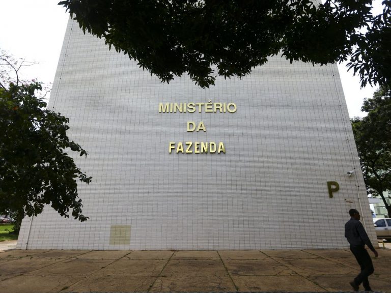 Congresso analisa crédito de R$ 240 milhões para implementar reforma tributária
