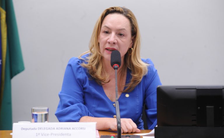 Comissão aprova novas regras para afastar agressores de vítimas no serviço público