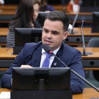 Comissão de Segurança Pública aprova porte de arma para médicos veterinários
