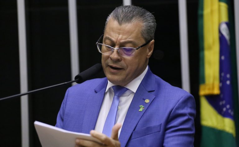 Comissão aprova suspensão automática de tributos de MEI após seis meses de inadimplência