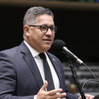 Comissão aprova projeto que determina tradução de Constituição para línguas indígenas