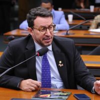 Comissão aprova demissão por justa causa para condenados por maus-tratos contra animais