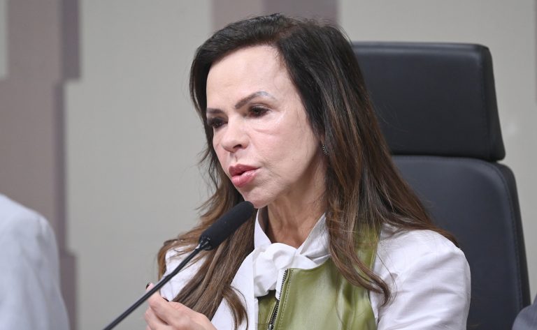 Comissão deve votar MP do reajuste do piso dos professores na próxima semana