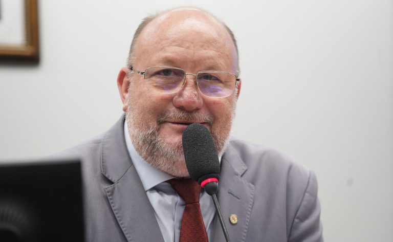 Comissão debate inclusão de neurodivergentes com necessidades de suporte reduzido
