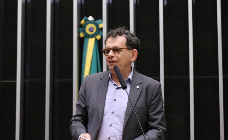 Comissão aprova cota de 5% para pessoas com deficiência em concursos e contratos públicos