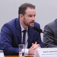Ministro da Fazenda defende fim da jornada 6×1 em debate na Câmara dos Deputados