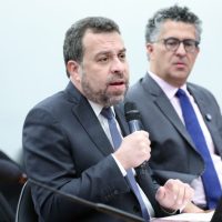 Governo quer fim da escala 6×1 e redução de jornada sem transição, afirma Boulos