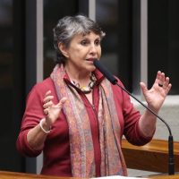 Comissão aprova cota de 50% para mulheres na direção de associações e clubes