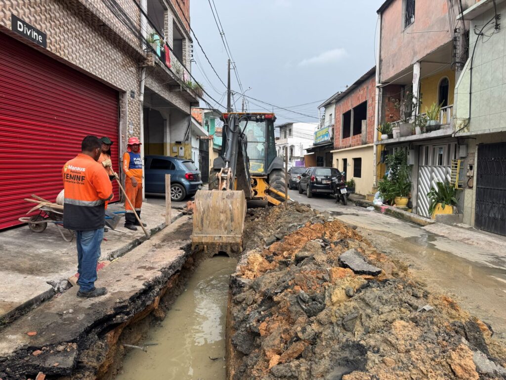 Prefeitura-de-Manaus-avanca-com-recuperacao-de-drenagem-no-bairro-Compensa-e-garante-mais-seguranca-e-qualidade-de-vida-aos-moradores-