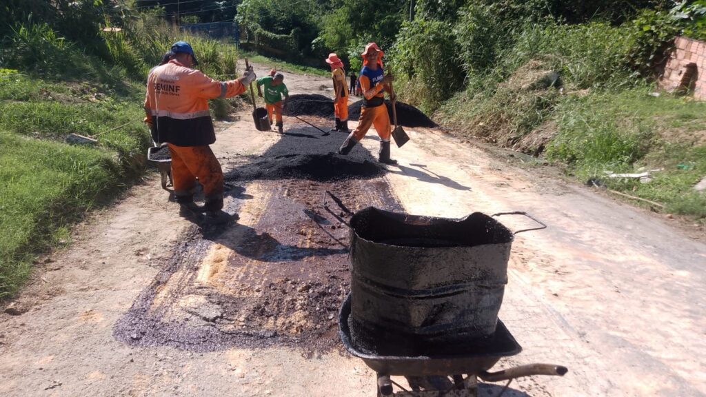 Prefeitura-de-Manaus-intensifica-recuperacao-asfaltica-na-comunidade-Jardim-Maua-e-melhora-mobilidade-na-zona-Leste-2