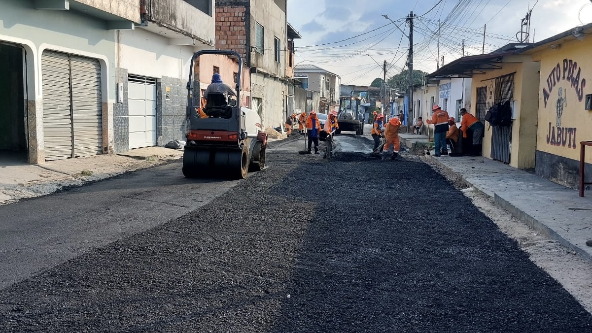 Prefeitura-de-Manaus-recupera-ruas-no-bairro-Tancredo-Neves-e-melhora-mobilidade-na-zona-Leste