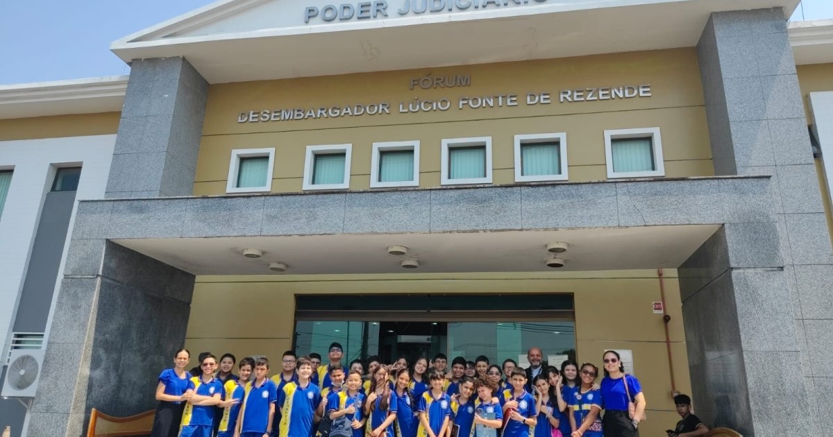Visita leva estudantes da Cidade Nova a setores do Judiciário em Manaus