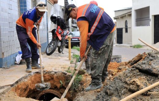 Prefeitura recupera rede de drenagem no bairro Redenção