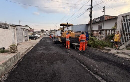 Após retirada do pavimento, rua 3 da Cidade Nova recebe nova camada de asfalto