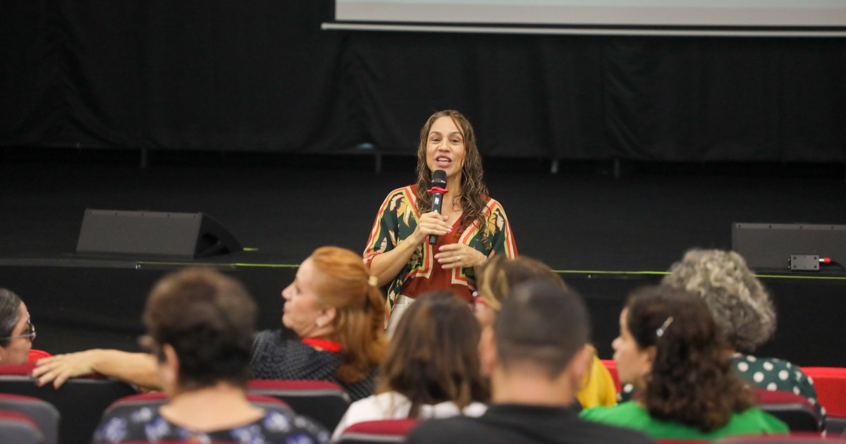 Servidores da educação em Manaus recebem orientações sobre ética e prevenção ao assédio