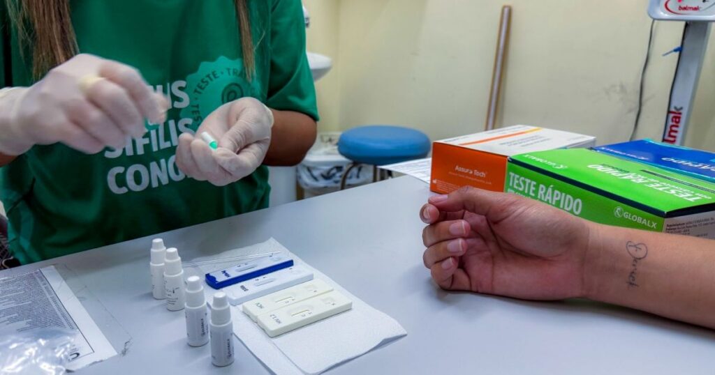Por que a rede de Manaus recomenda três testes de sífilis na gravidez