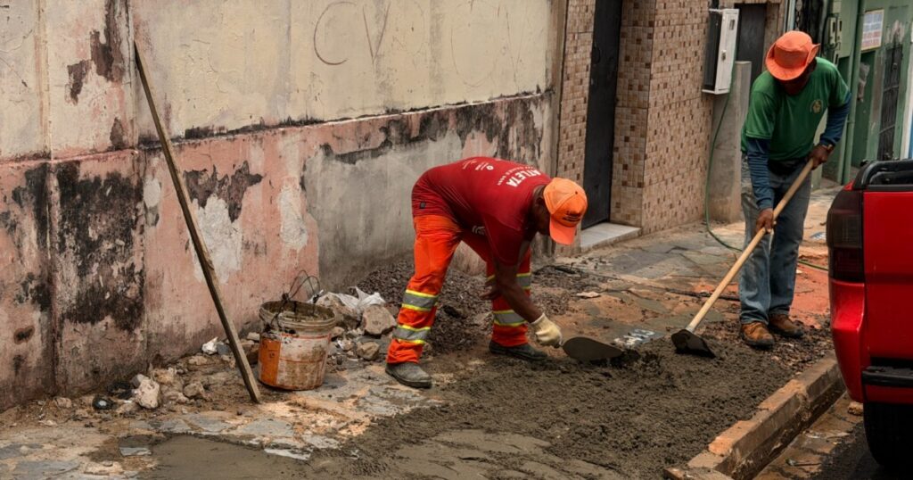 Calçada da rua Lima Bacuri será reconstruída após rompimento de rede de águas pluviais